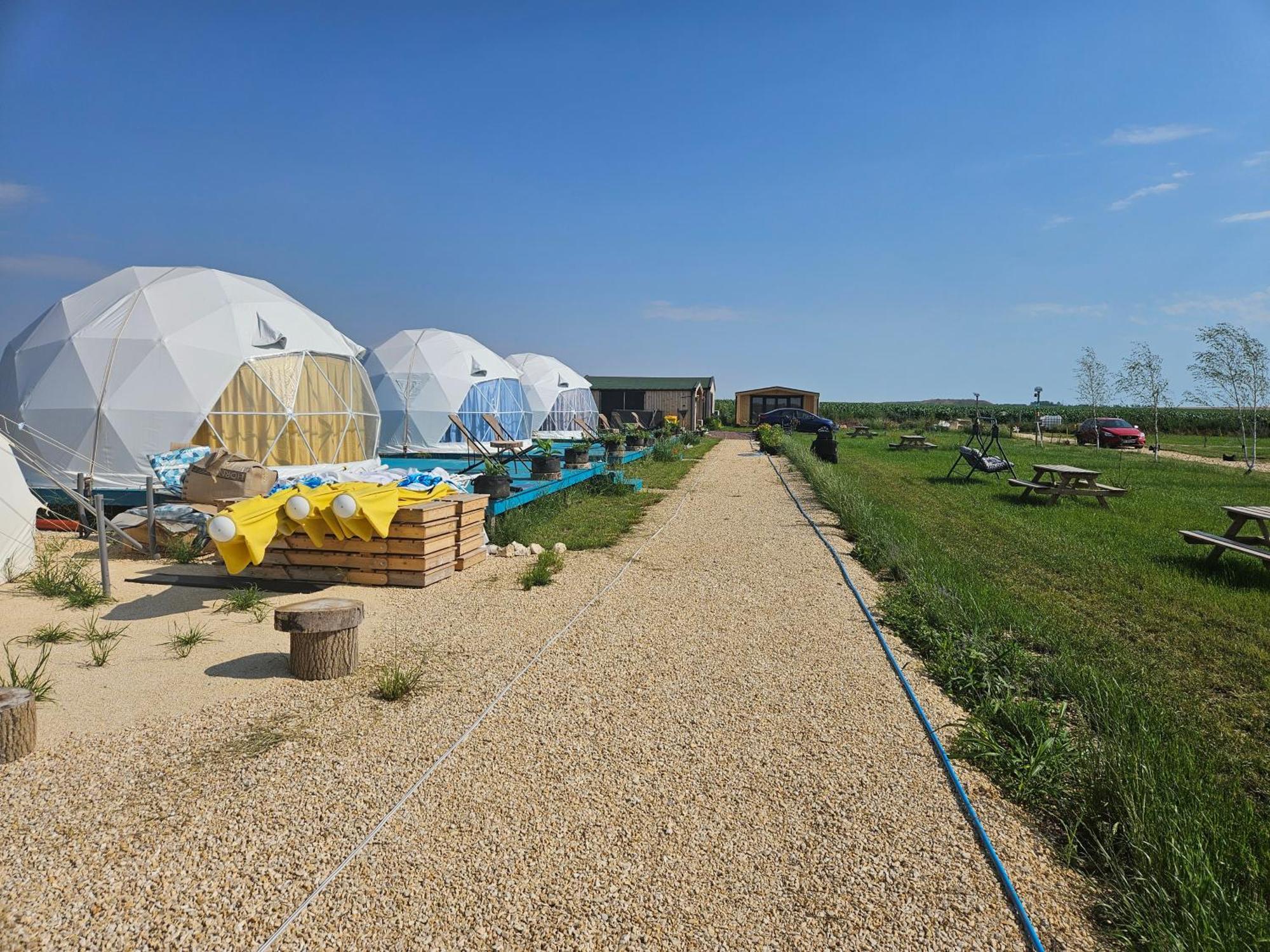 Mar A Lago Glamping23 Douăzeci şi Trei August エクステリア 写真
